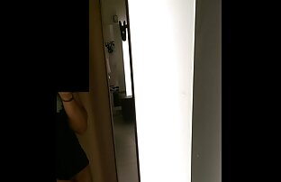 XXX Dos mujeres de negocios japonesas intercambian y tragan lesbianas con cinturón semen